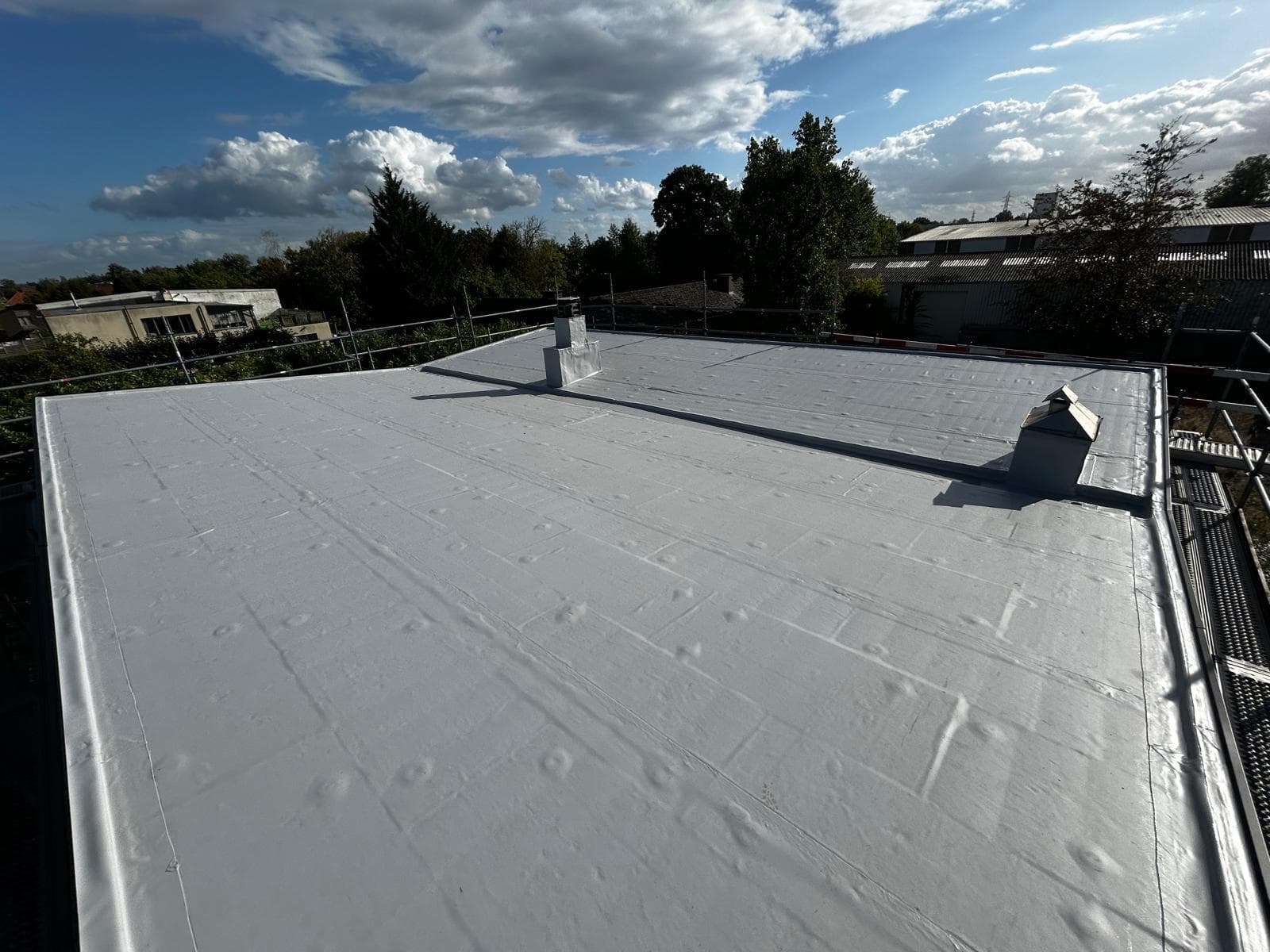 Nieuw PVC plat dak na renovatie